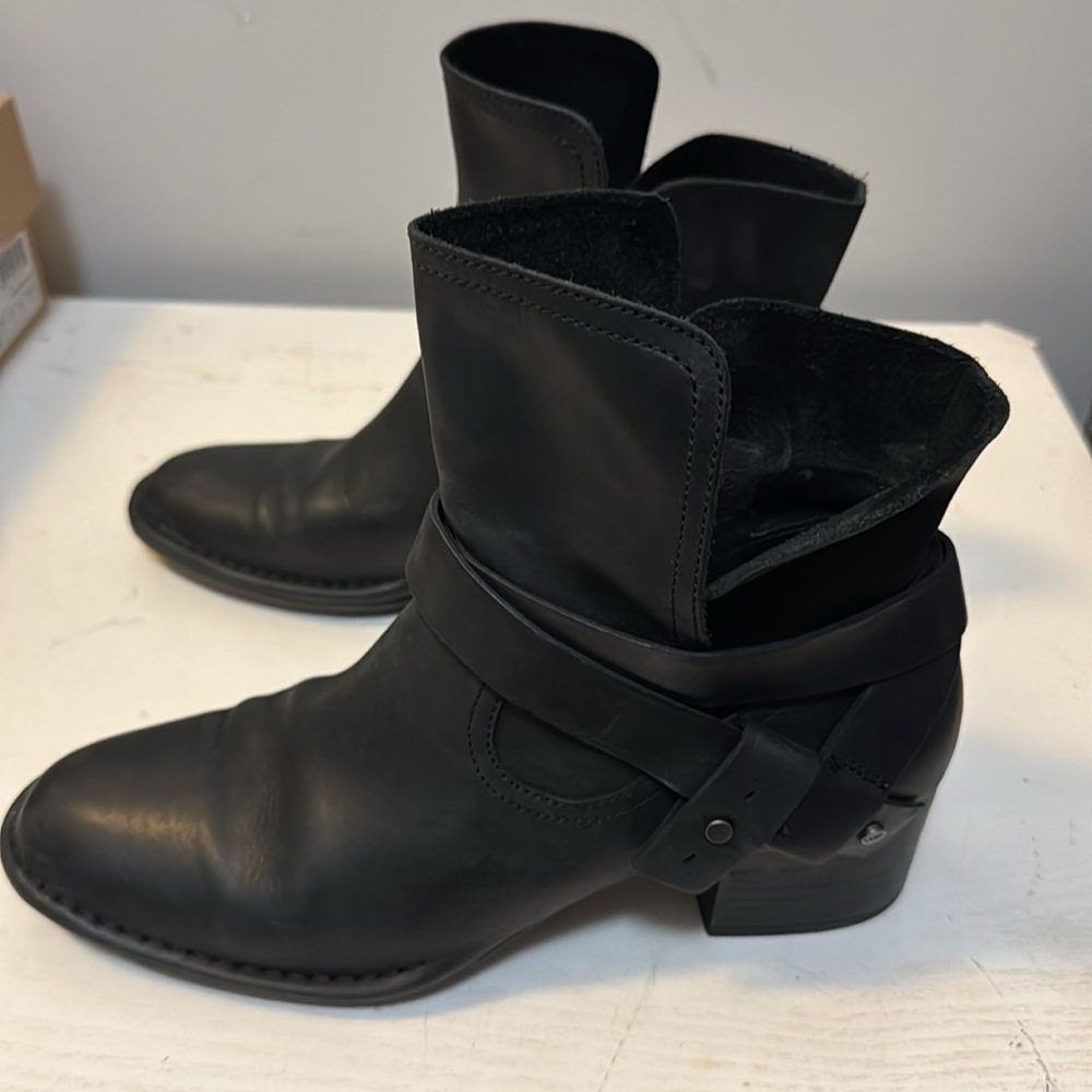 UGG Elysian Boots